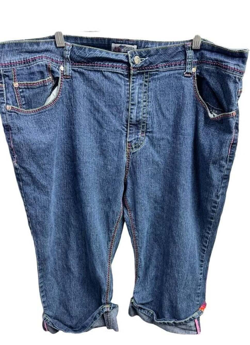 Piper & Blue Denim Capris Size 24W Embroidered Pockets